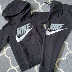 Nike sweat suit